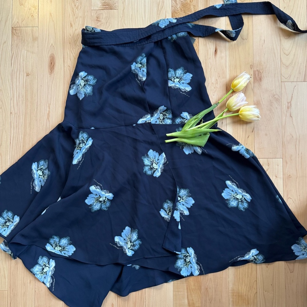 Floral Navy Wrap Skirt NWT Club Monaco